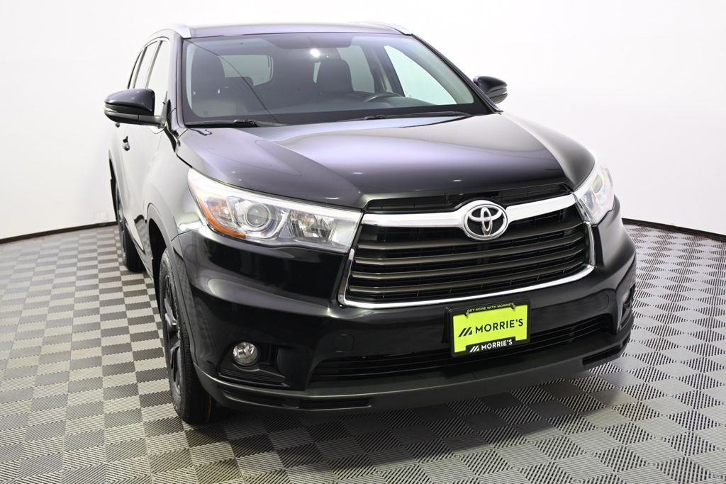 Used 2015 Attitude Black Metallic Toyota XLE V6 image 9