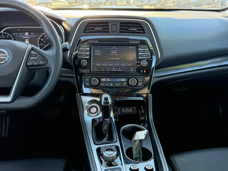 Used 2019 Pearl White Trico Nissan Platinum image 14