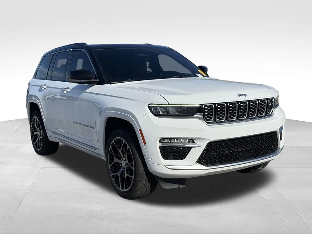 Used 2022 White Jeep Summit Reserve image 28
