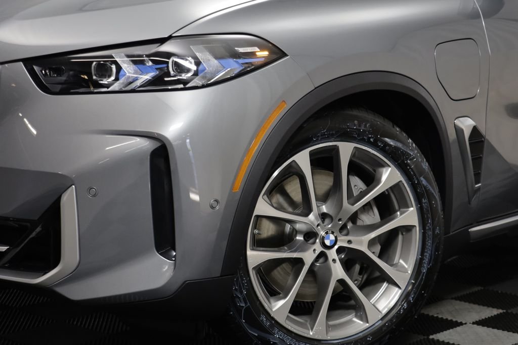 New 2026 Gray Metallic BMW xDrive50e image 4