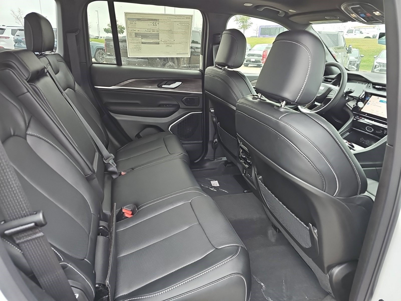 New 2027 Bright White Clearcoat Jeep Limited Reserve image 14