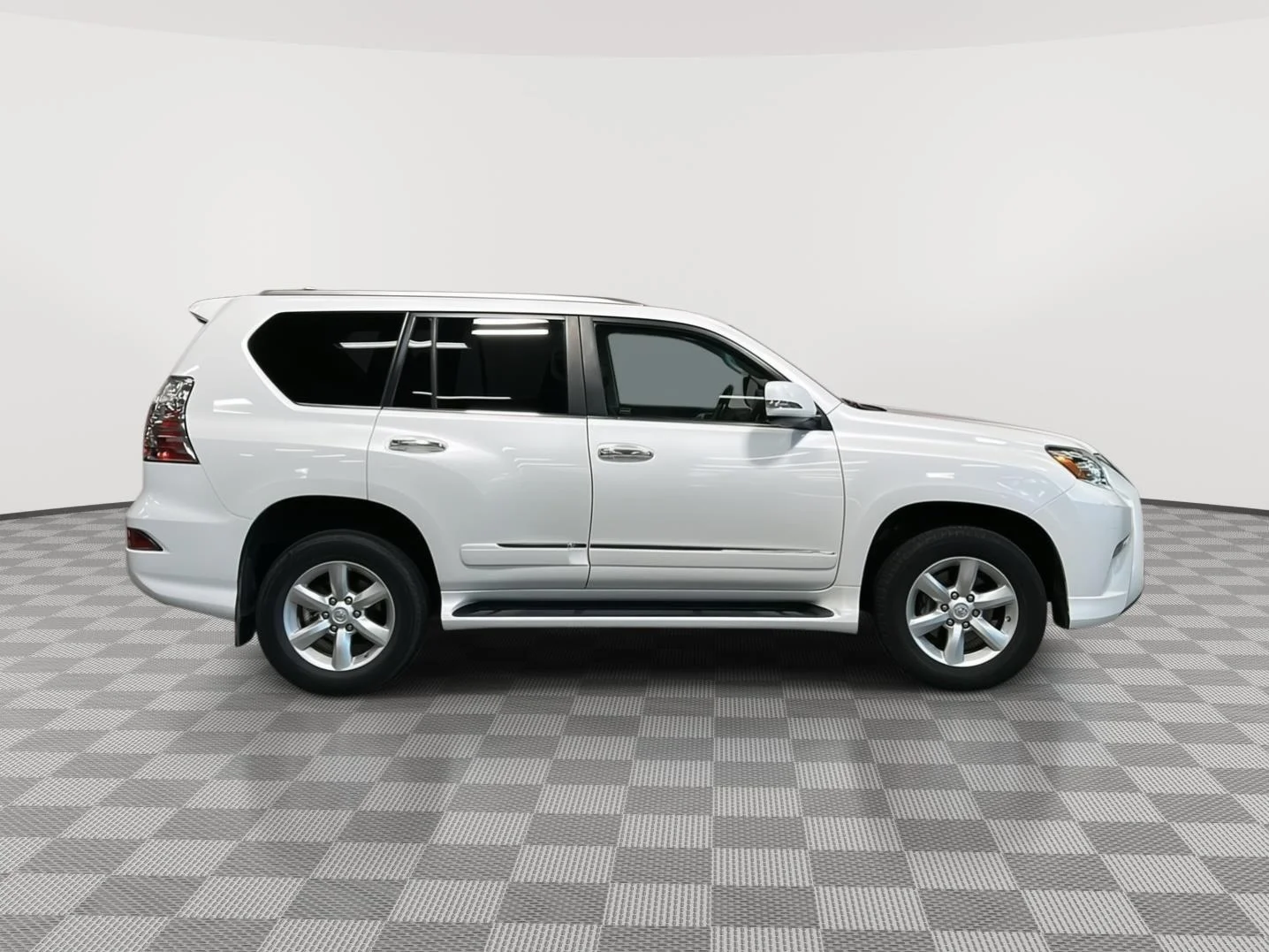 Used 2015 Starfire Pearl Lexus Base image 2