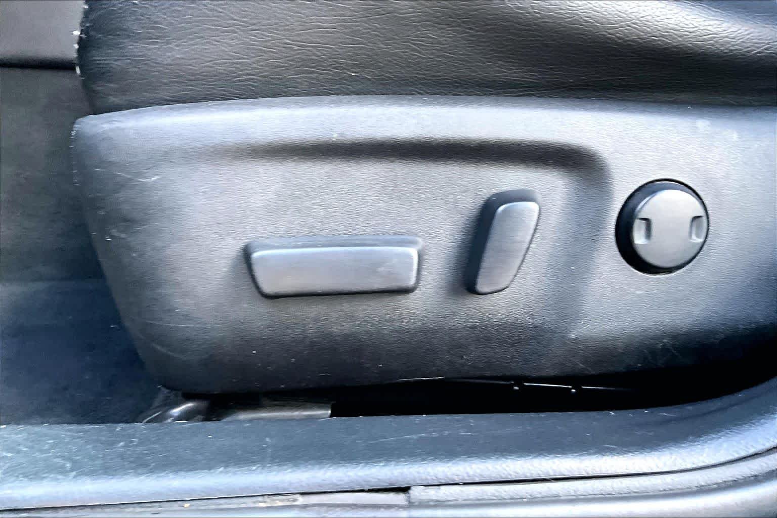 Used 2015 Cosmic Gray Mica Toyota LE image 32