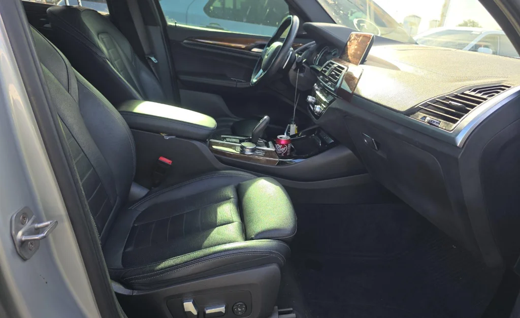 Used 2019 Silver BMW xDrive30i image 9