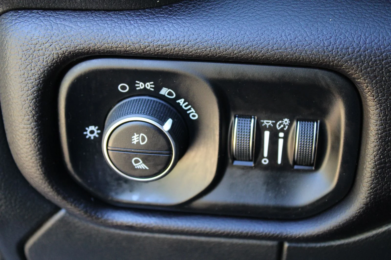 Used 2023 Red Ram Laramie image 22