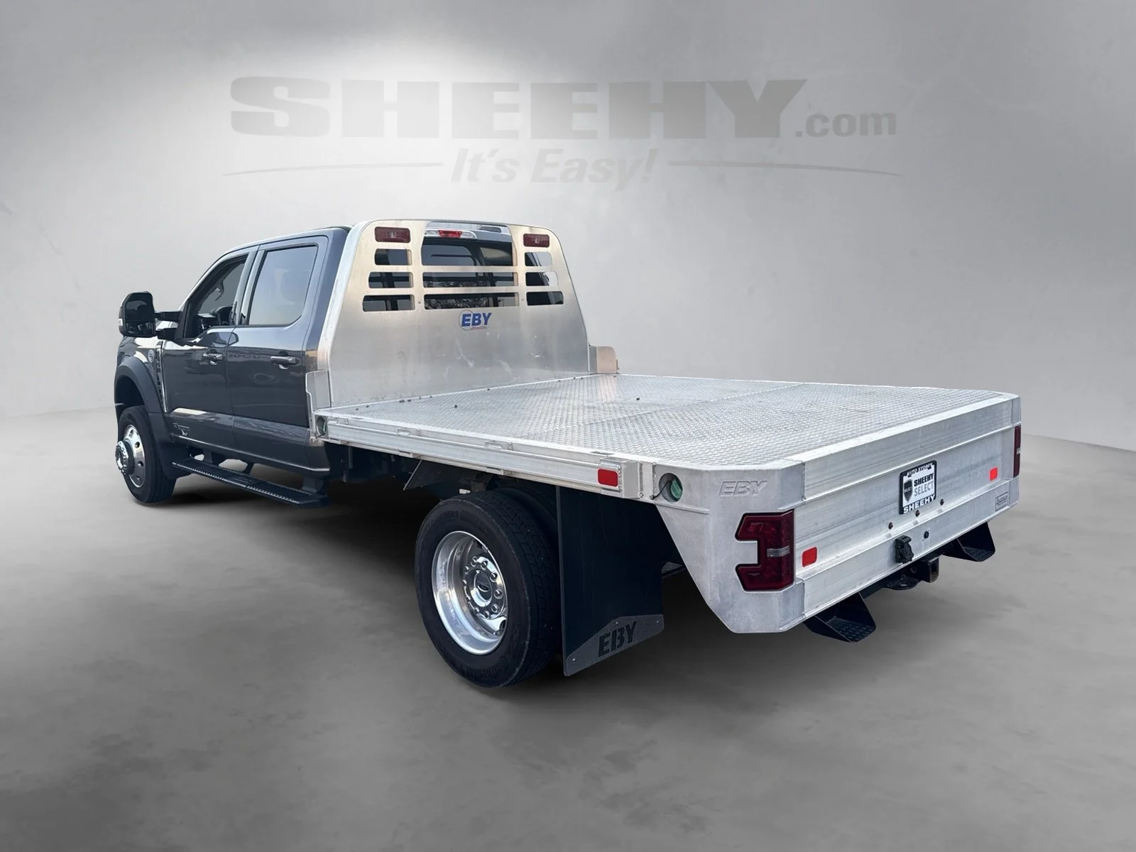 Used 2024 Carbonized Gray Metallic Ford Lariat image 12