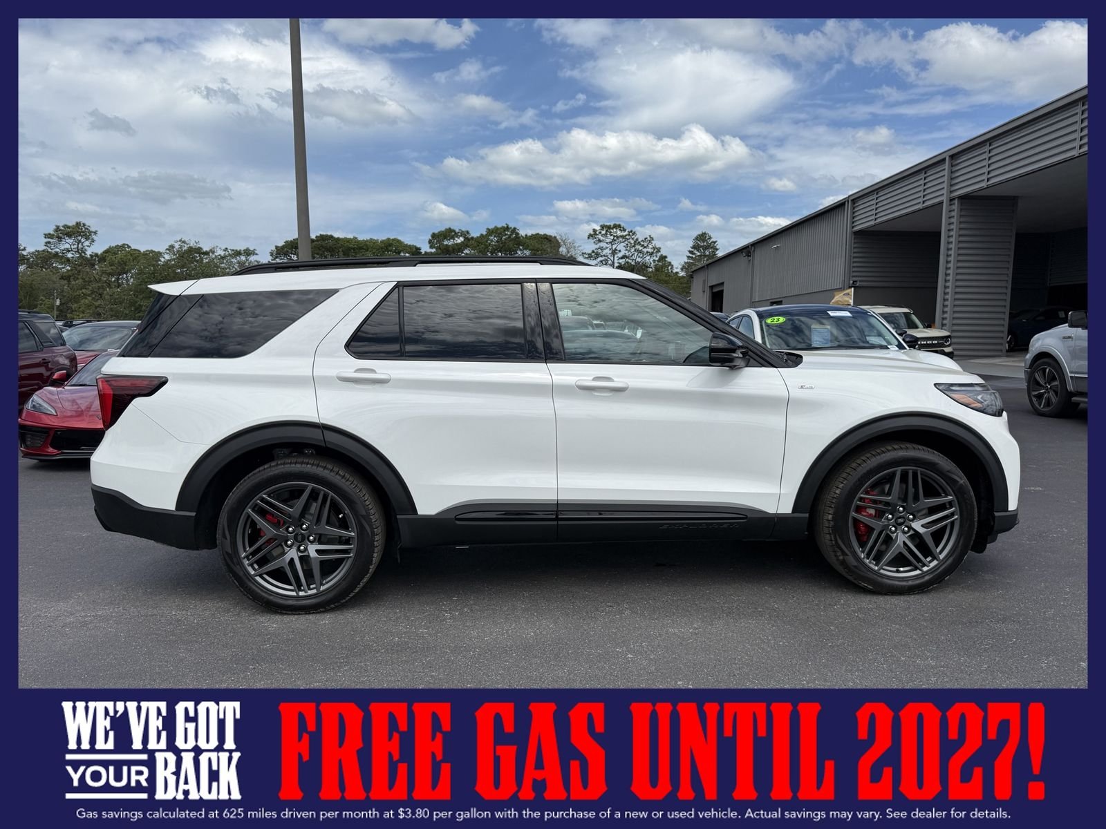 New 2026 Star White Metallic Tri-Coat Ford ST-Line image 3