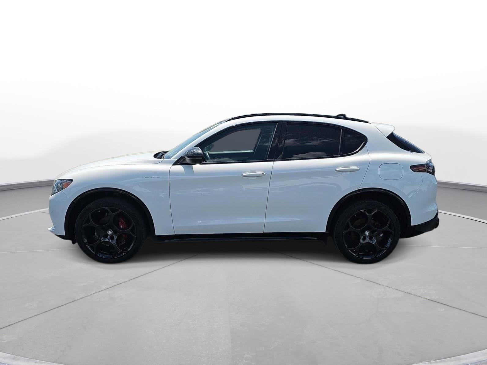 Used 2024 Alfa White Alfa Romeo Veloce image 9