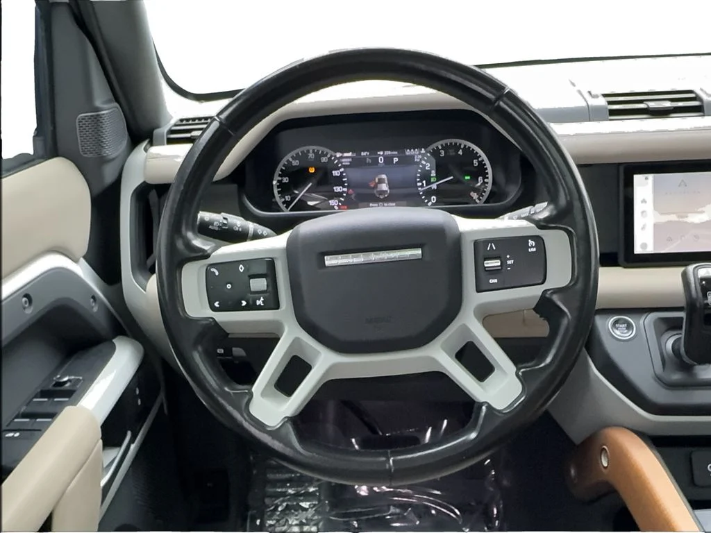 Used 2023 White Land Rover S image 34
