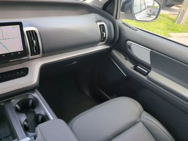 New 2026 Space Silver Metallic Ford MAX Active image 17