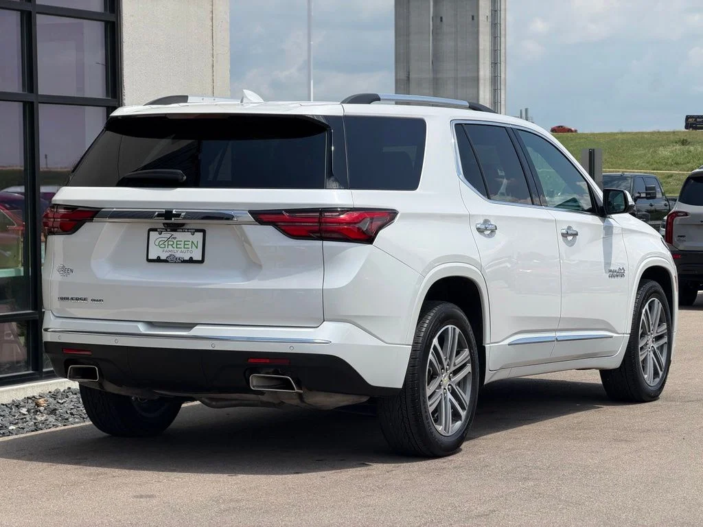Used 2022 White Chevrolet High Country image 5