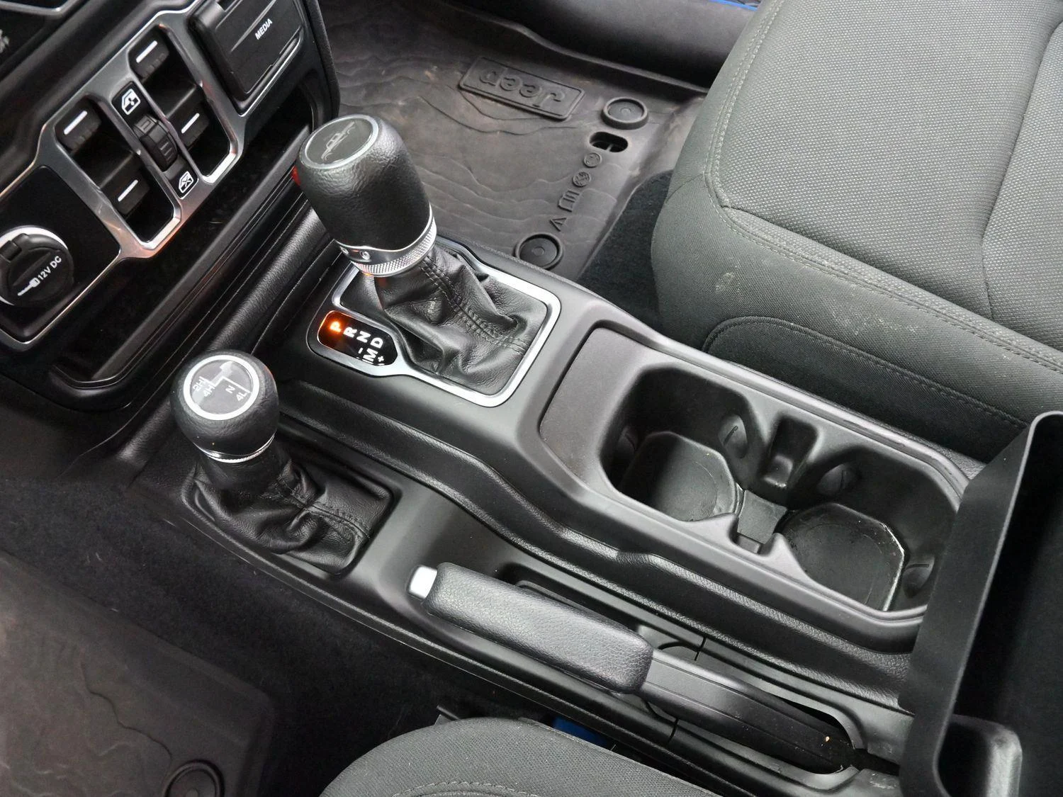 Used 2023 Hydro Blue Pearlcoat Jeep Sport S image 22