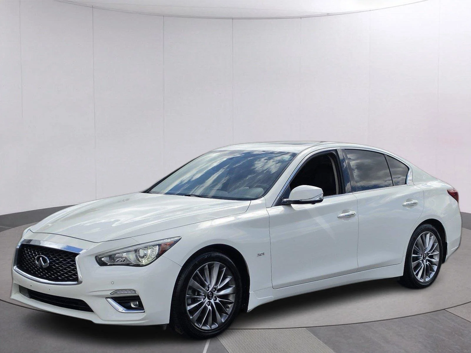 Used 2020 Pure White INFINITI 3.0t LUXE image 1