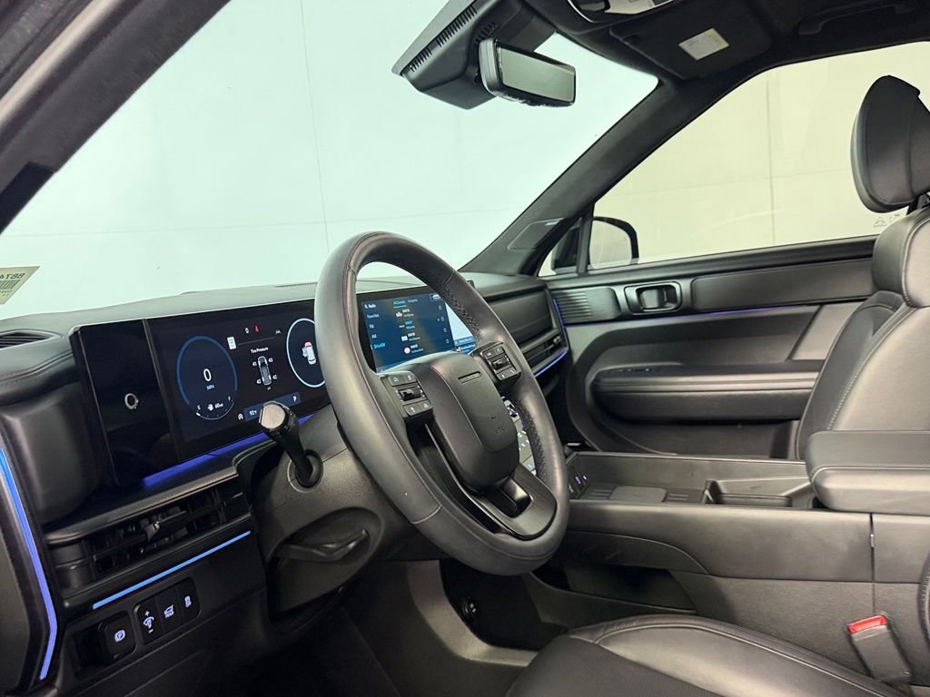 Used 2025 Black Hyundai Calligraphy image 24