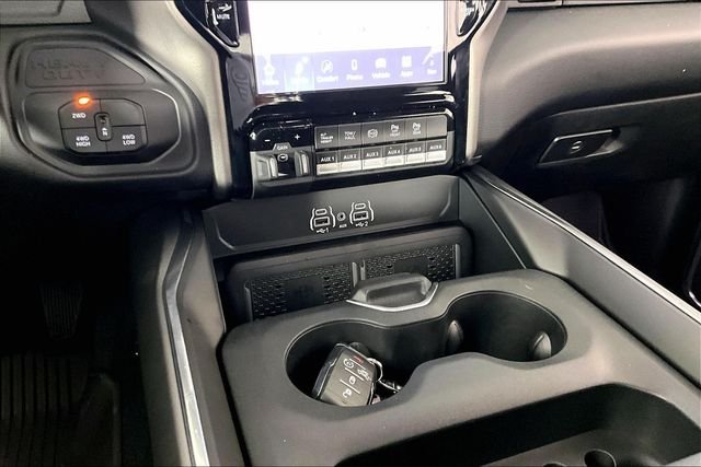 New 2026 Diamond Black Crystal Pearl-Coat Exterior Paint RAM Laramie image 6