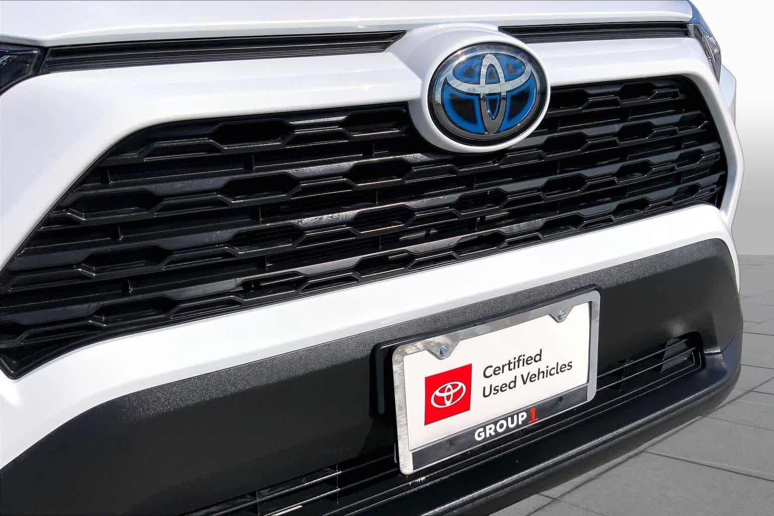 Used 2024 Ice Cap Toyota Hybrid XLE image 29