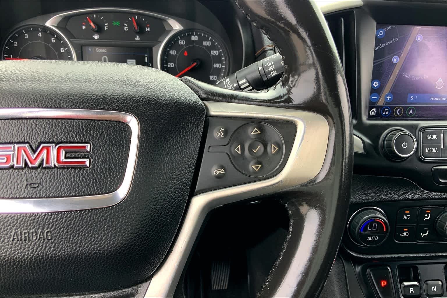 Used 2018 Graphite Gray Metallic GMC SLE image 24