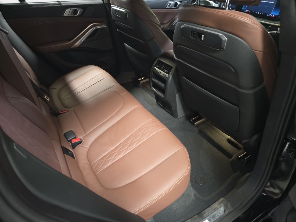 Certified Used 2024 Black Sapphire Metallic BMW xDrive40i image 13