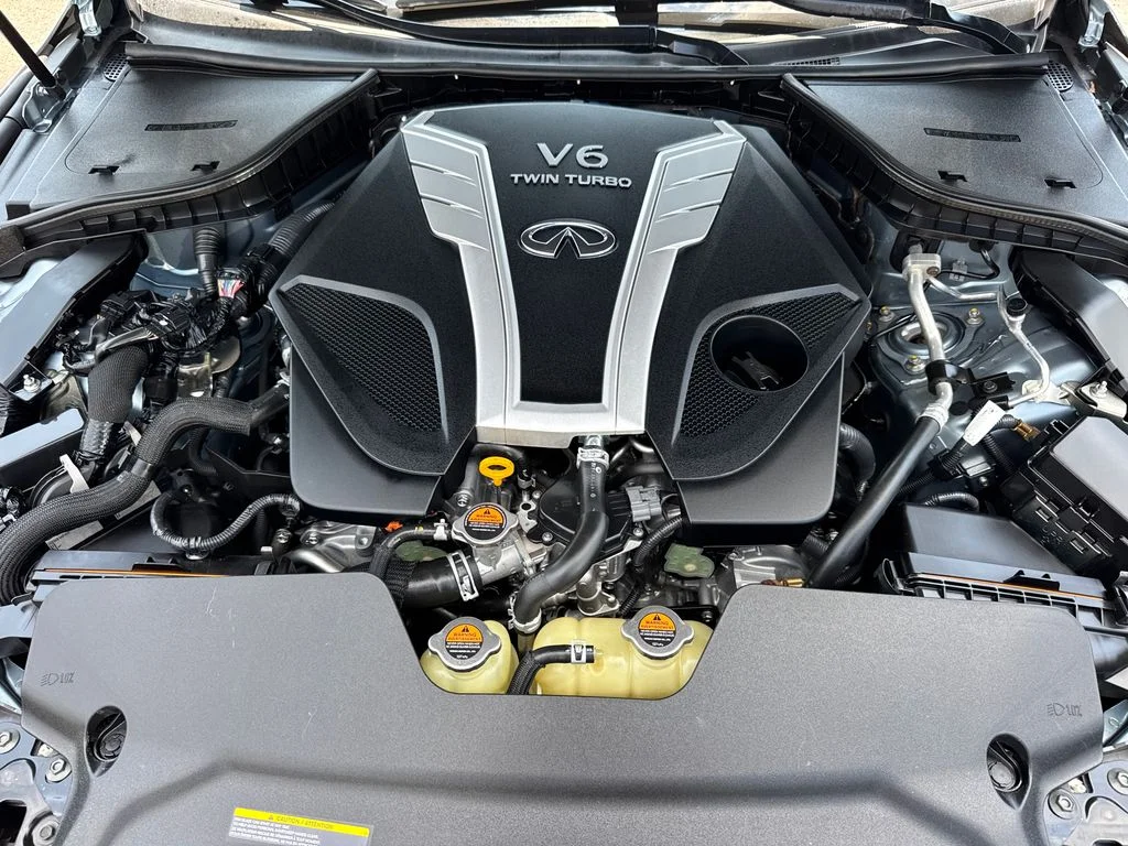 Used 2017 Blue INFINITI Red Sport 400 image 9