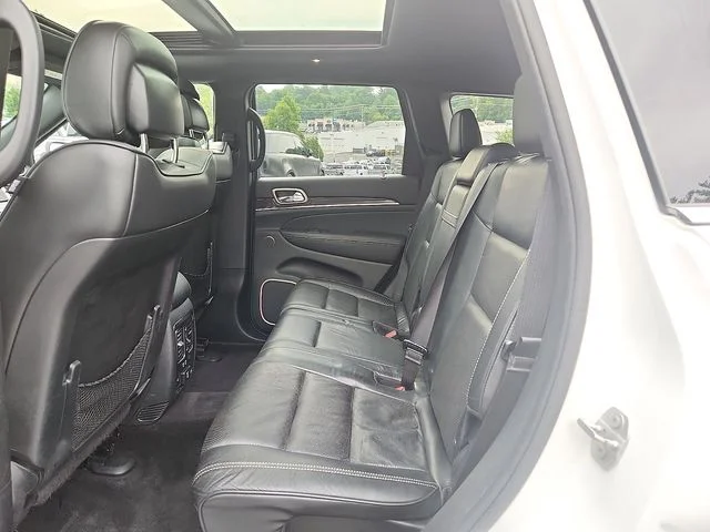 Used 2016 White Jeep Overland image 10