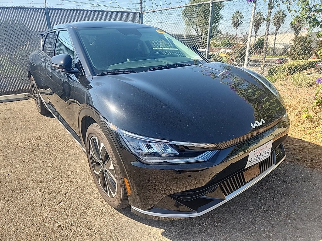 Used 2023 Black Kia Wind image 1