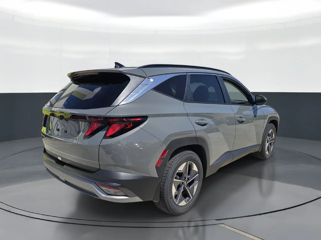 New 2026 Gray Hyundai SEL Premium image 3
