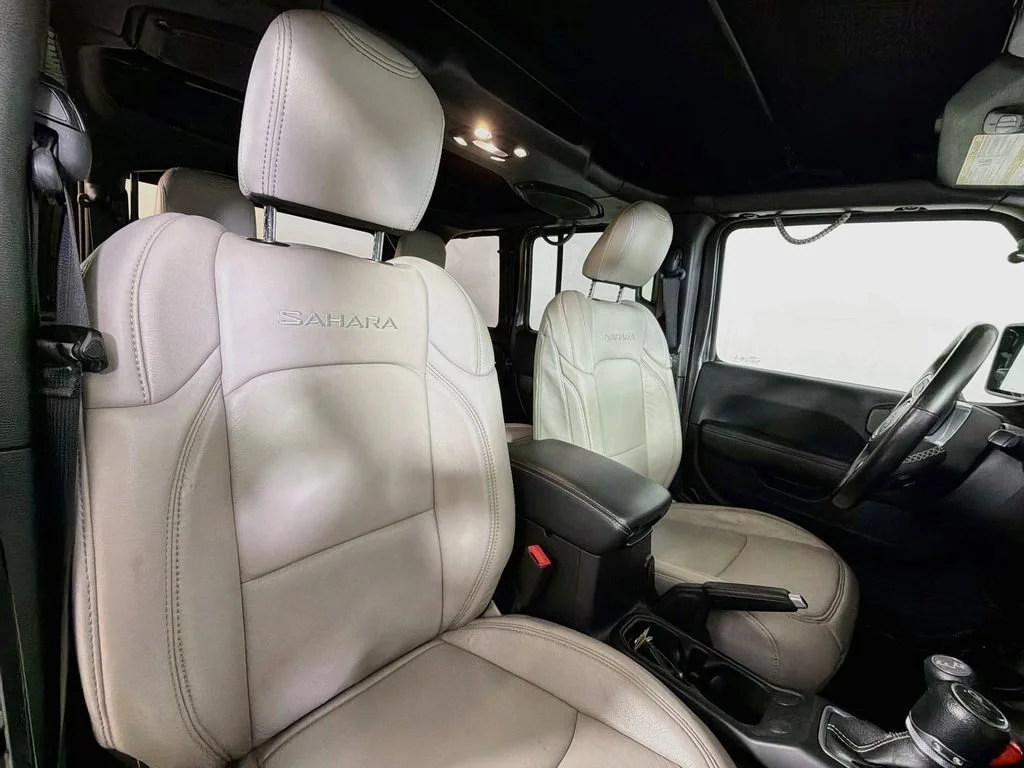 Used 2019 Granite Crystal Jeep Sahara image 24