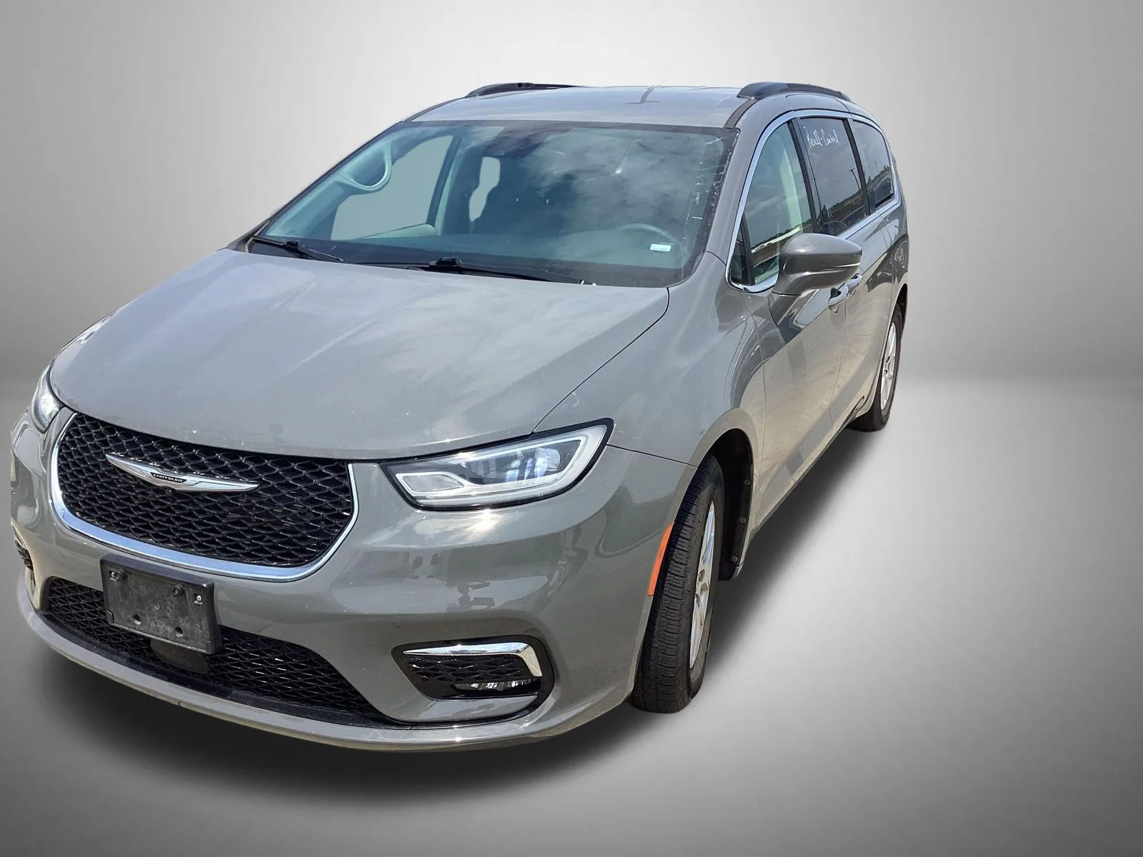 Used 2022 White Chrysler Touring L image 1