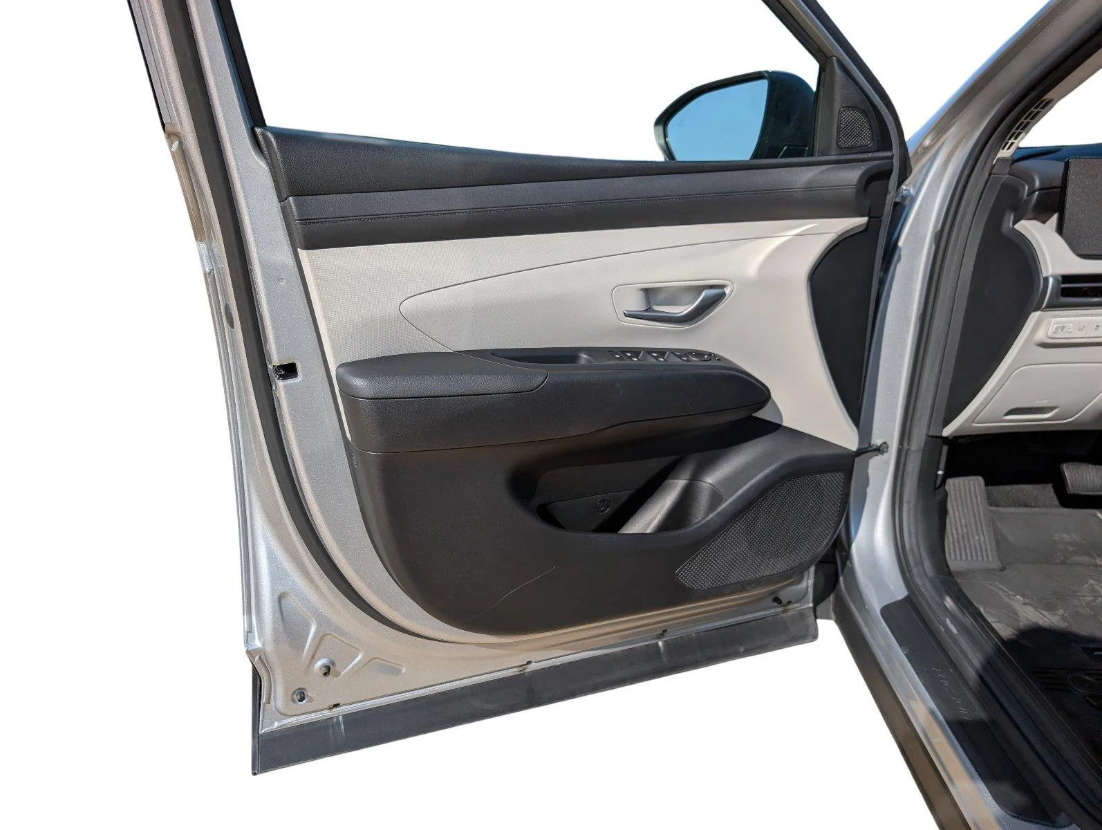 Used 2025 Shimmering Silver Hyundai SEL image 13