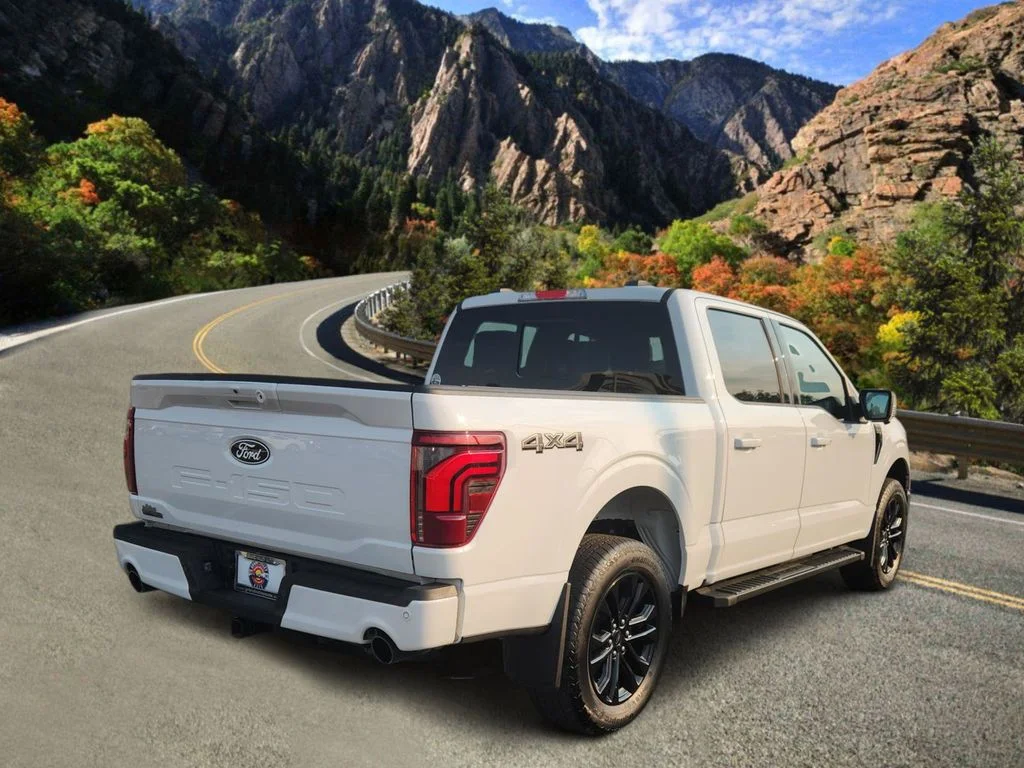 Used 2025 White Ford Lariat image 3