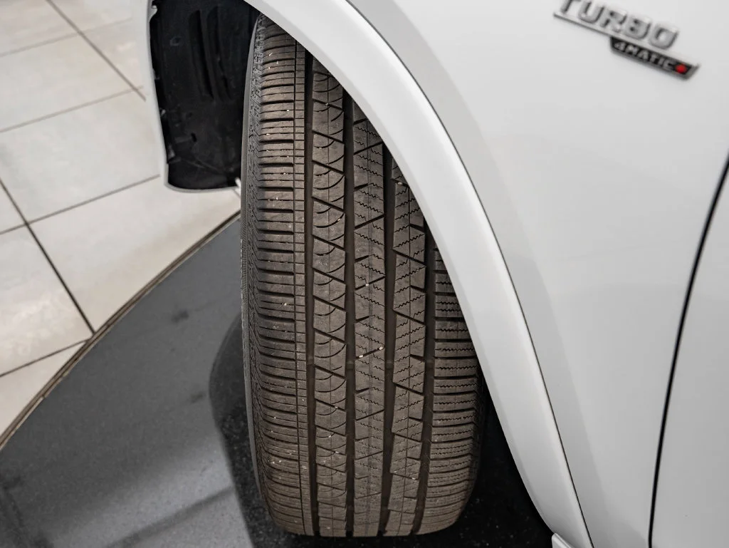 Used 2026 Manufaktur Moonlight White Metallic Mercedes-Benz GLE 53 AMG® image 51