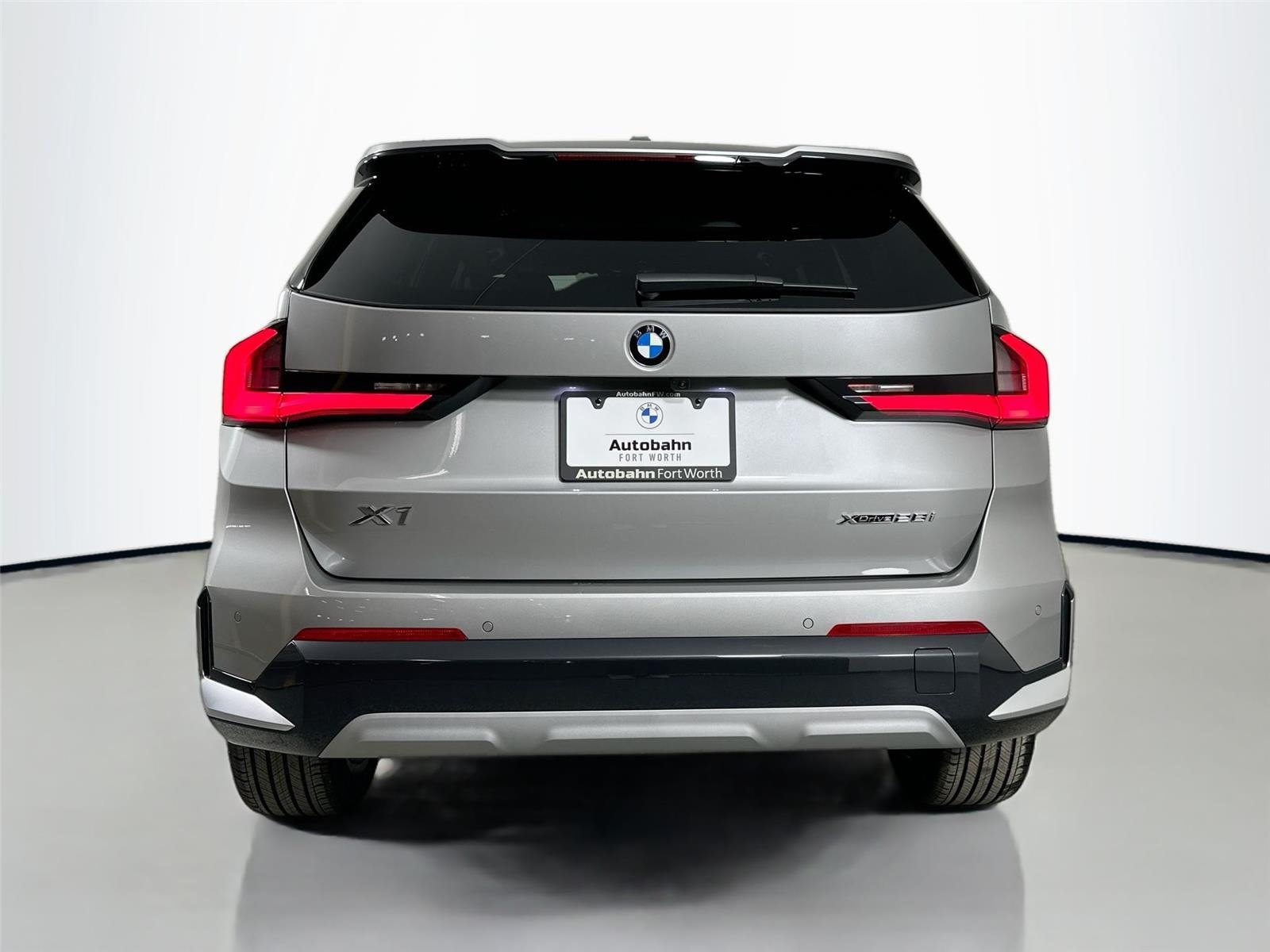New 2026 Space Silver Metallic BMW xDrive28i image 7