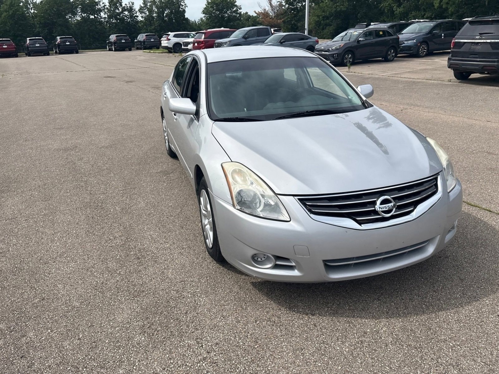 Used 2011 Brilliant Silver Metallic Nissan 2.5 S image 14