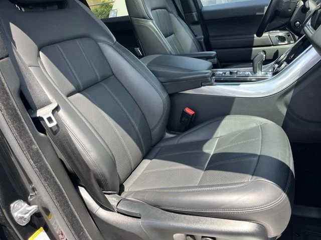 Used 2019 Black Land Rover HSE image 29