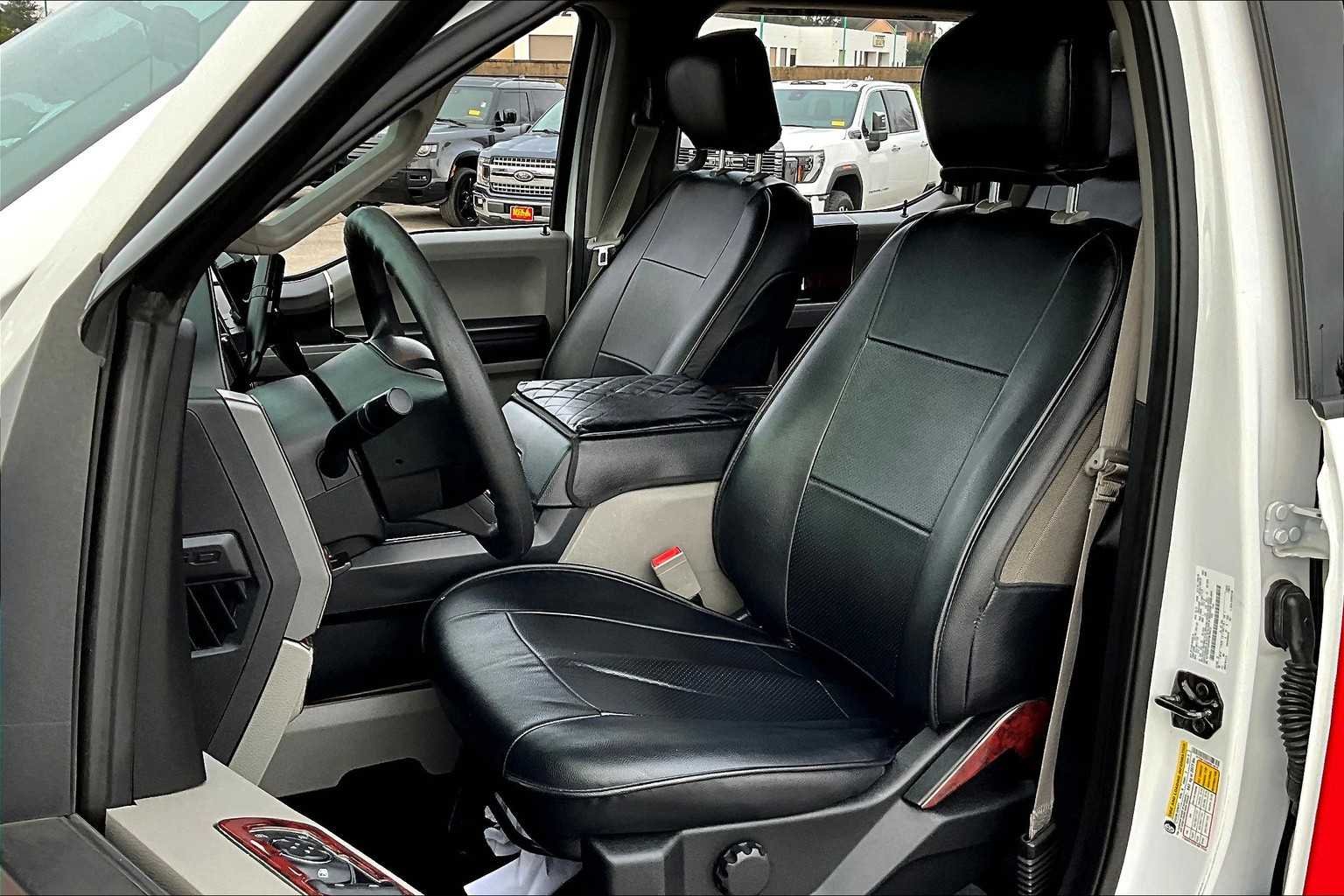 Used 2019 Oxford White Ford XLT image 7