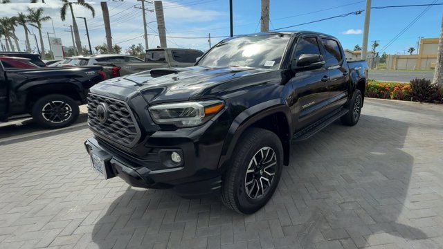Used 2022  Toyota  image 6