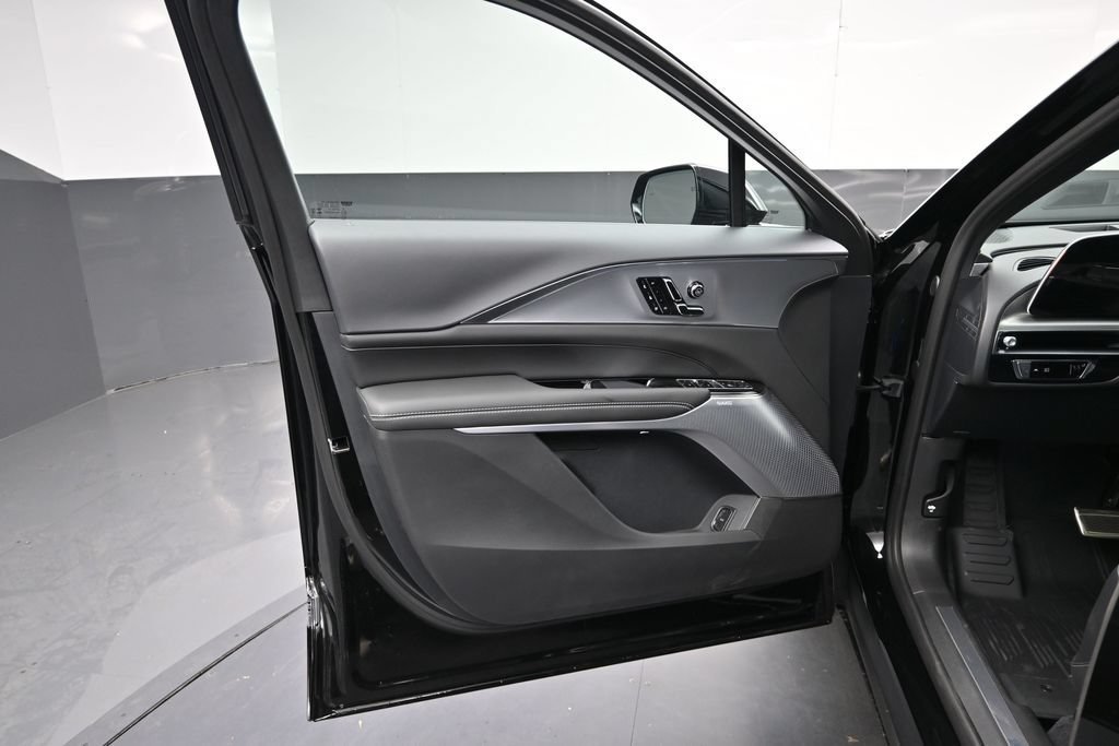 2027 Cadillac LYRIQ Premium Sport - Photo 9