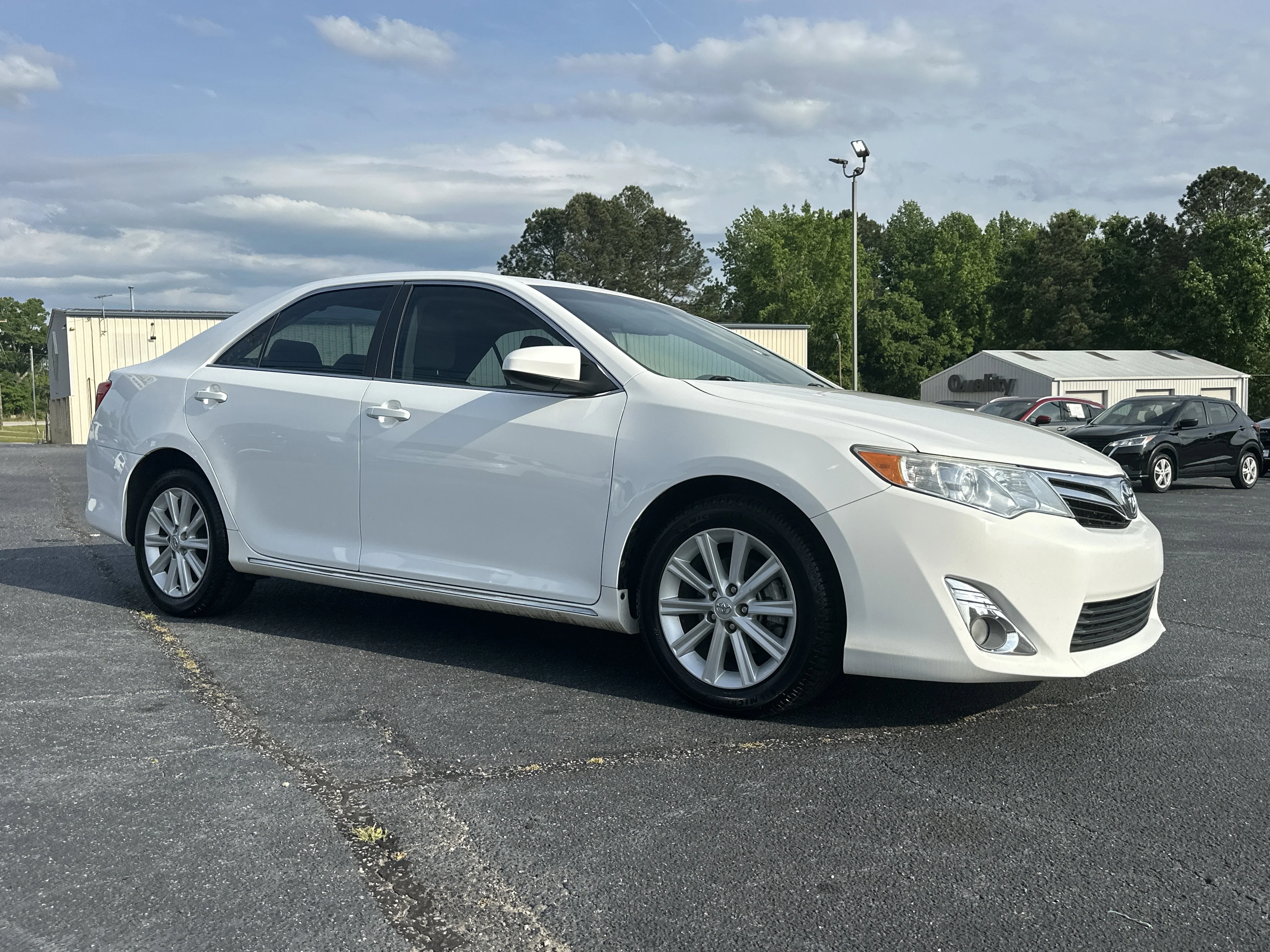 Used 2014 Toyota Camry XLE with VIN 4T1BF1FKXEU459666 for sale in Greenwood, SC