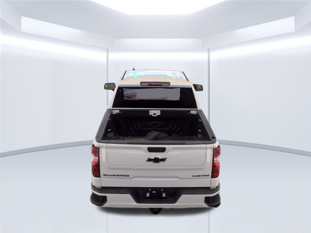Used 2024 White Chevrolet Custom image 7