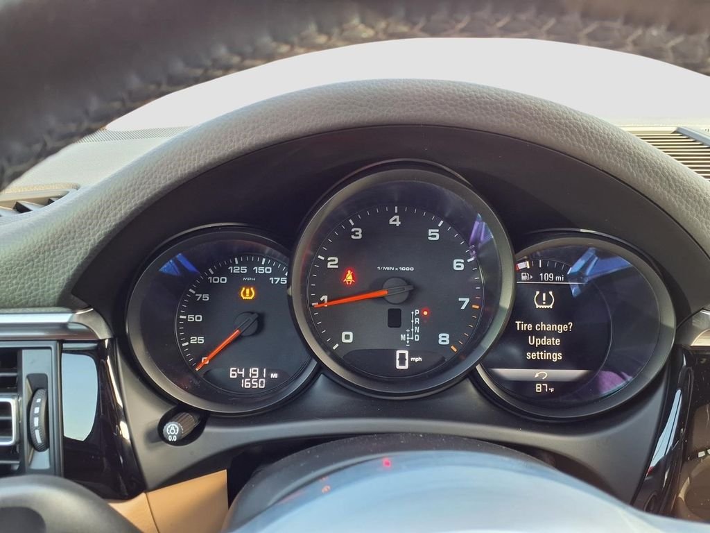 Used 2020 White Porsche Base image 17