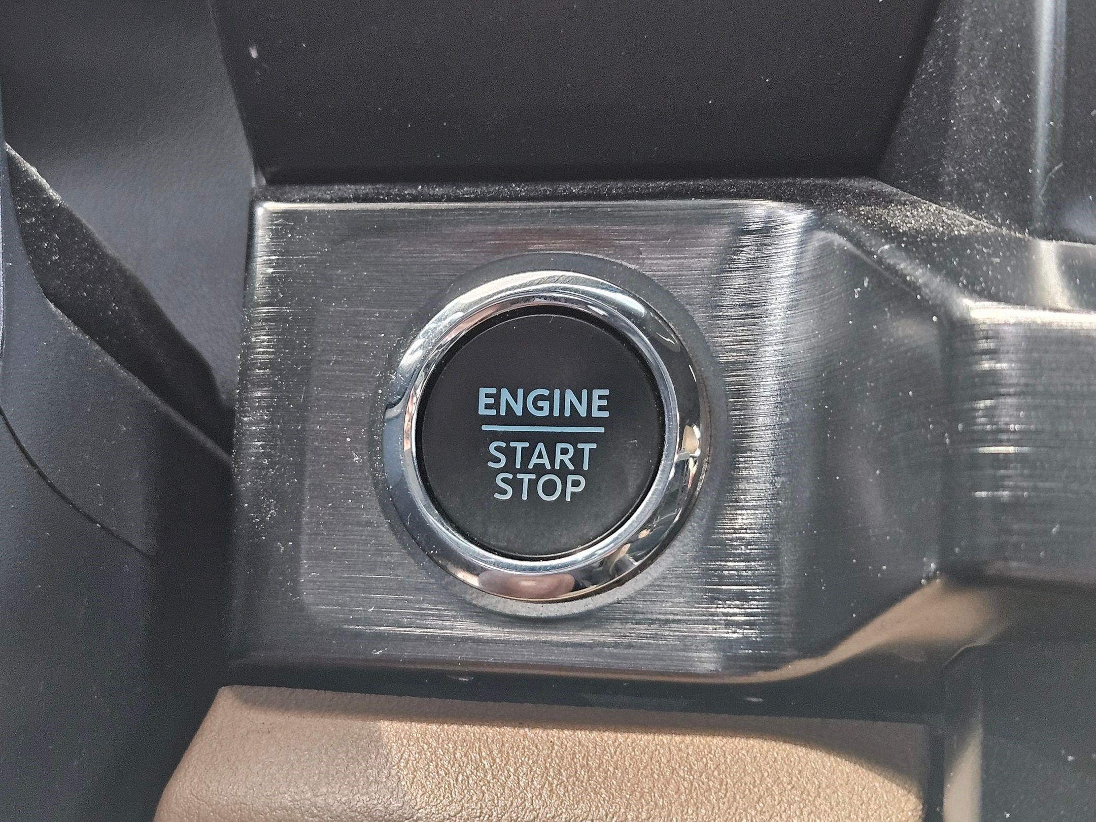 Used 2023 Black Metallic Ford Lariat image 20