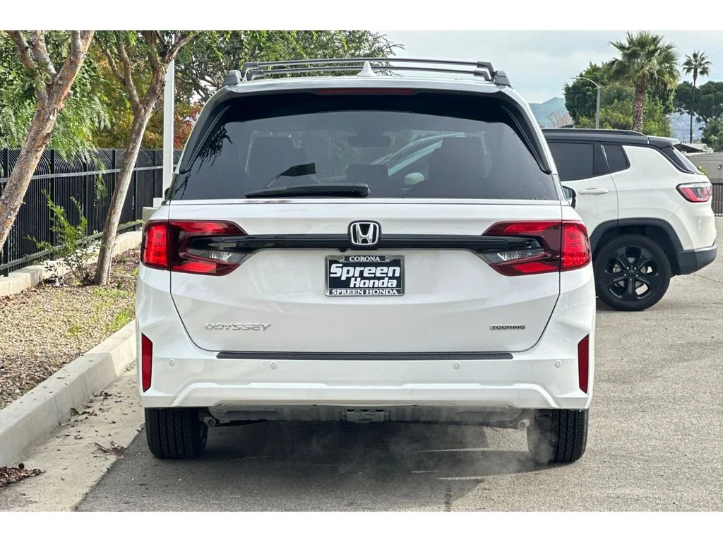 New 2026 Platinum White Pearl Honda Touring image 5