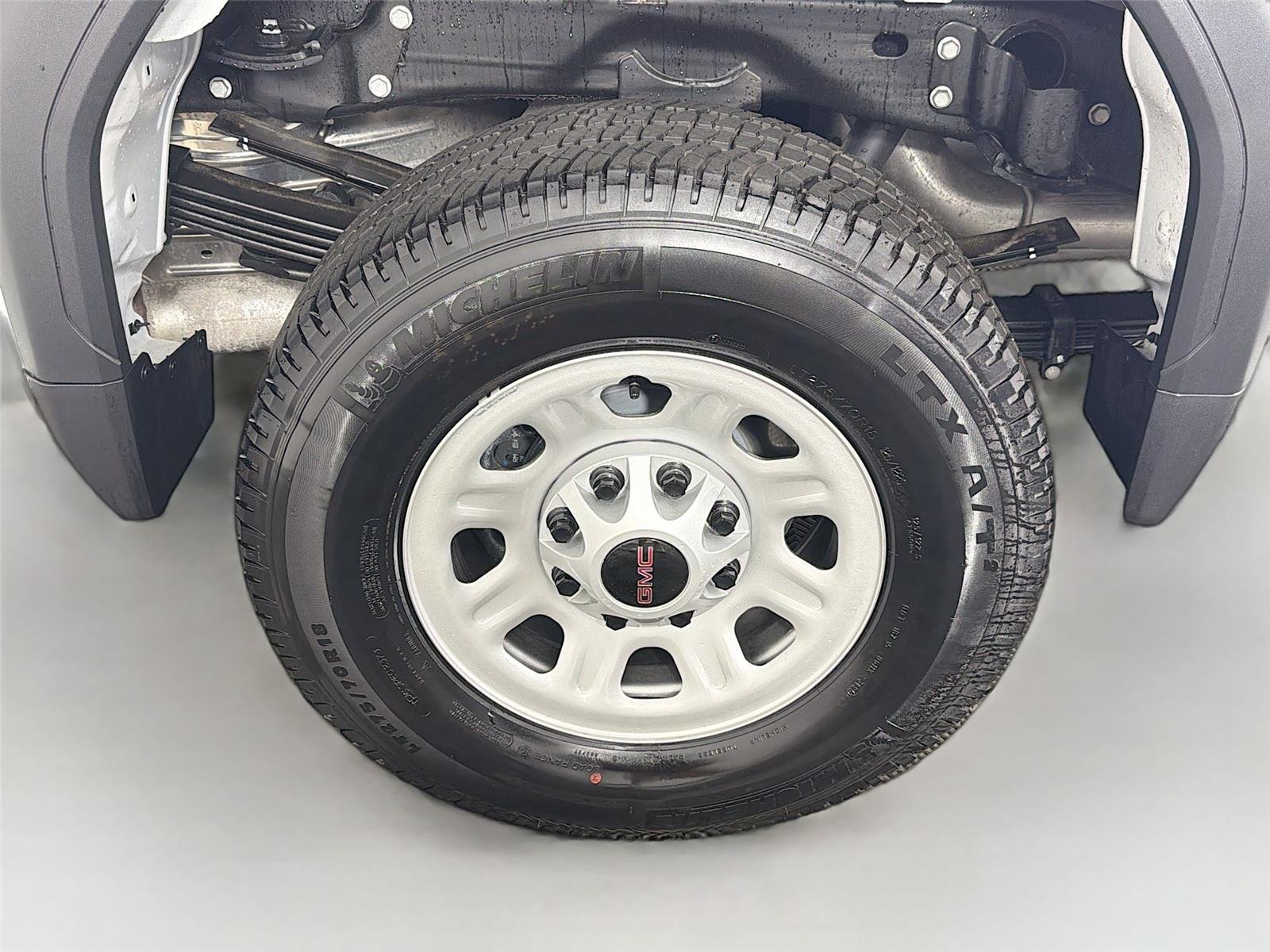 New 2026 Summit White GMC Pro image 33