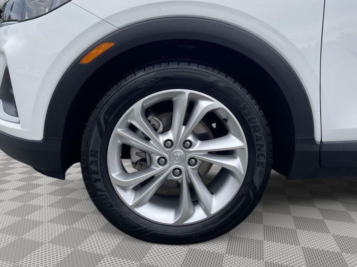 Used 2023 Summit White Buick Preferred image 7
