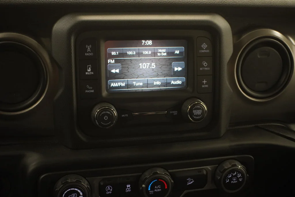 Used 2019 Gray Jeep Sport S image 34