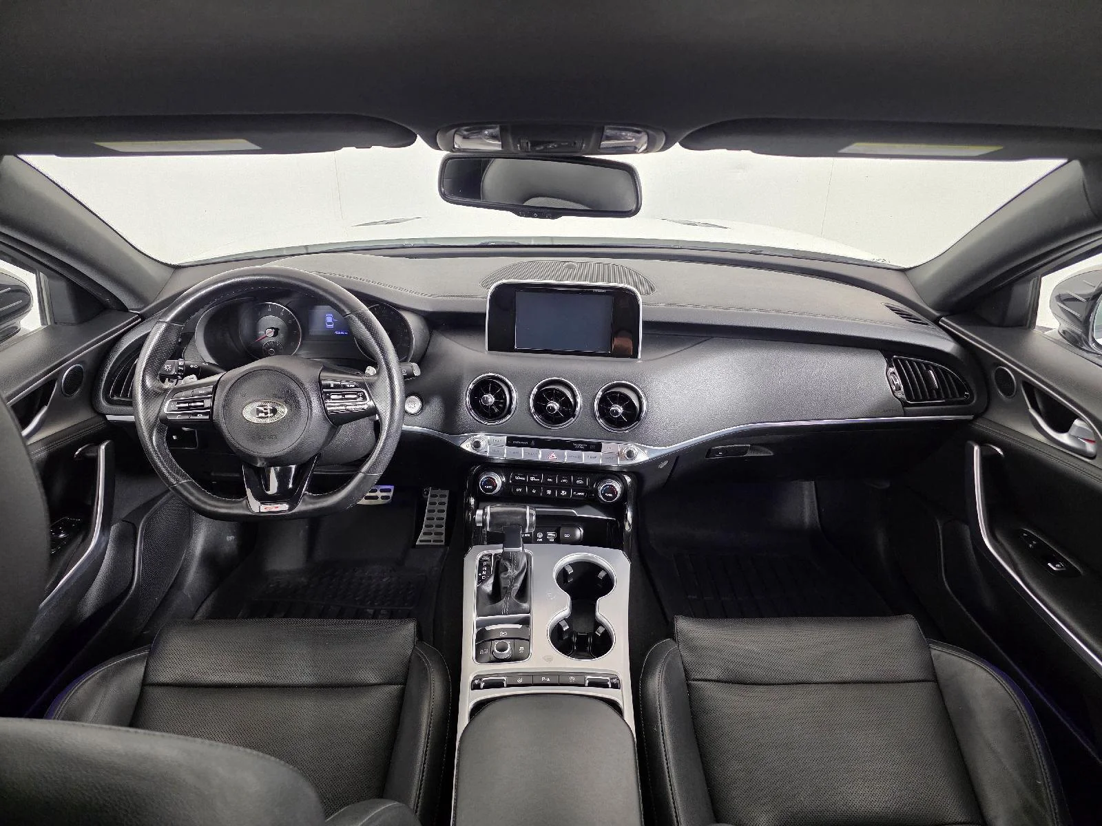 Used 2019 Snow White Pearl Kia GT image 21