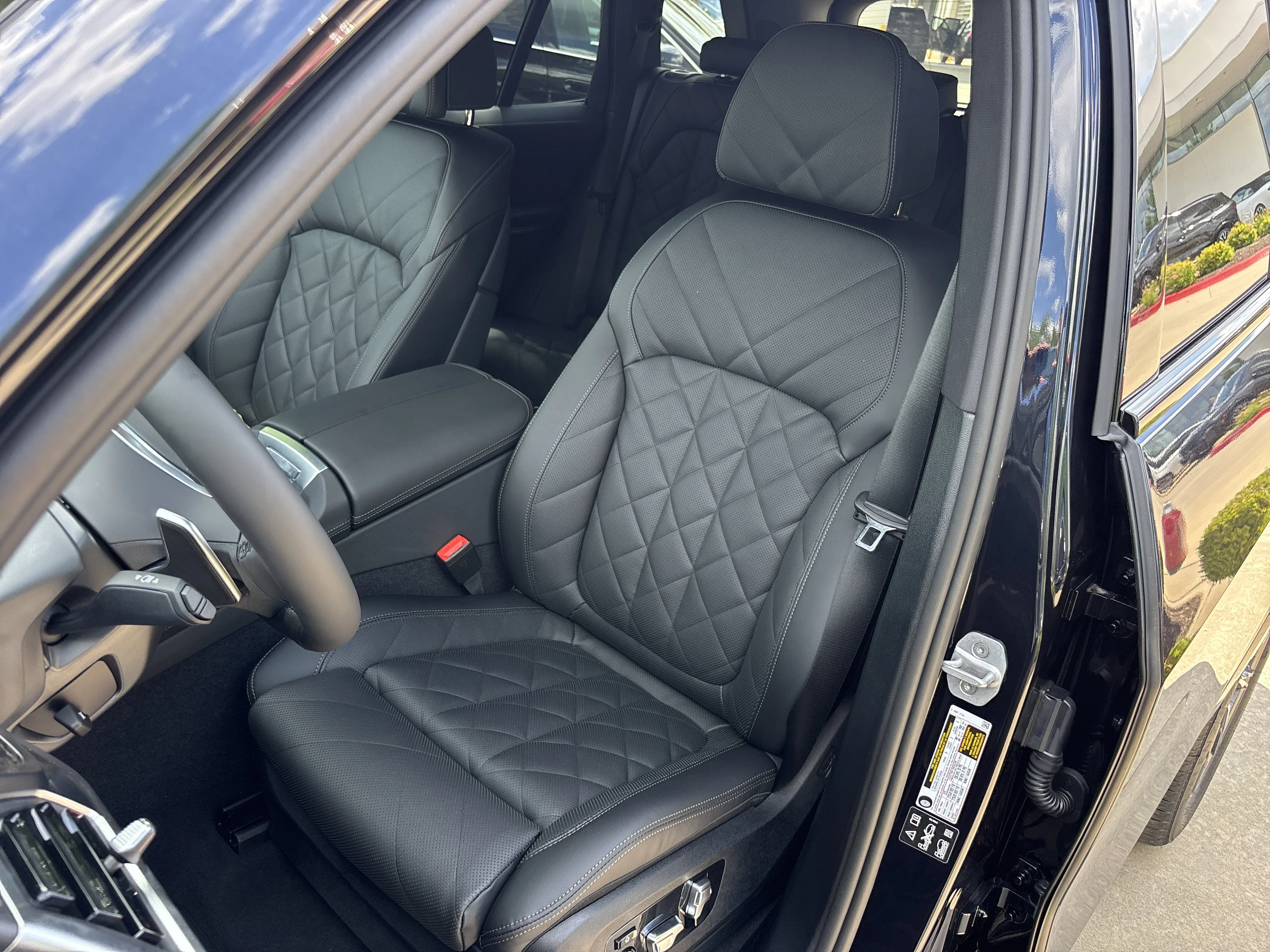 New 2026 0416 Carbon Black Metallic BMW xDrive40i image 21