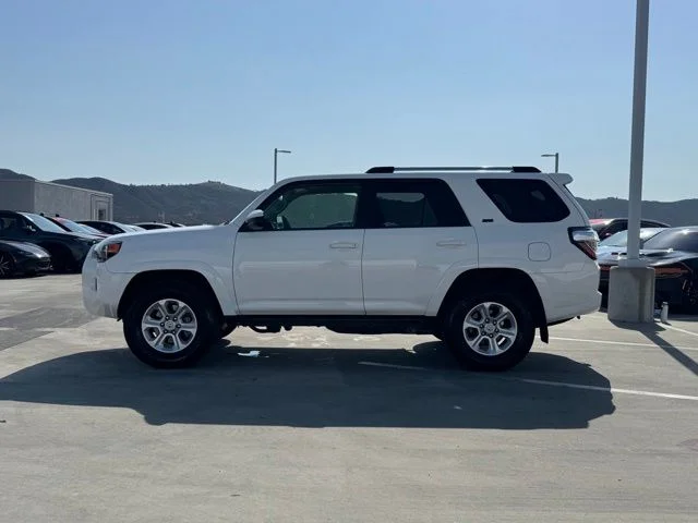 Used 2020 White Toyota SR5 image 7