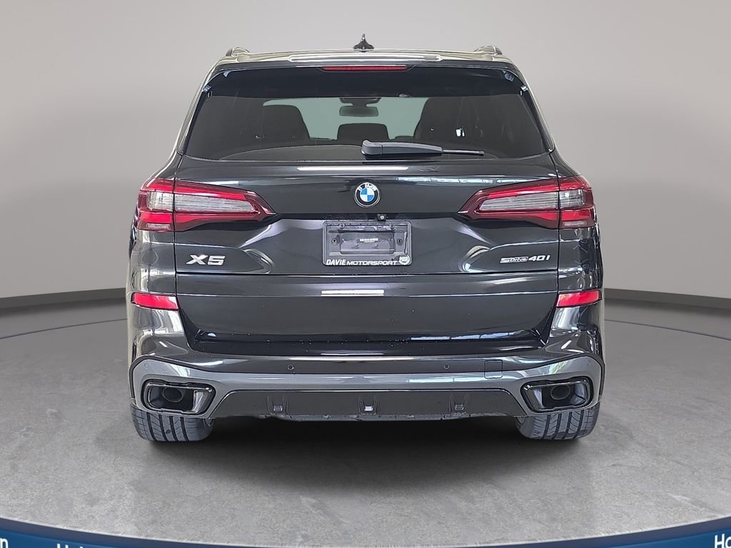 Used 2021 Black Sapphire Metallic BMW sDrive40i image 8