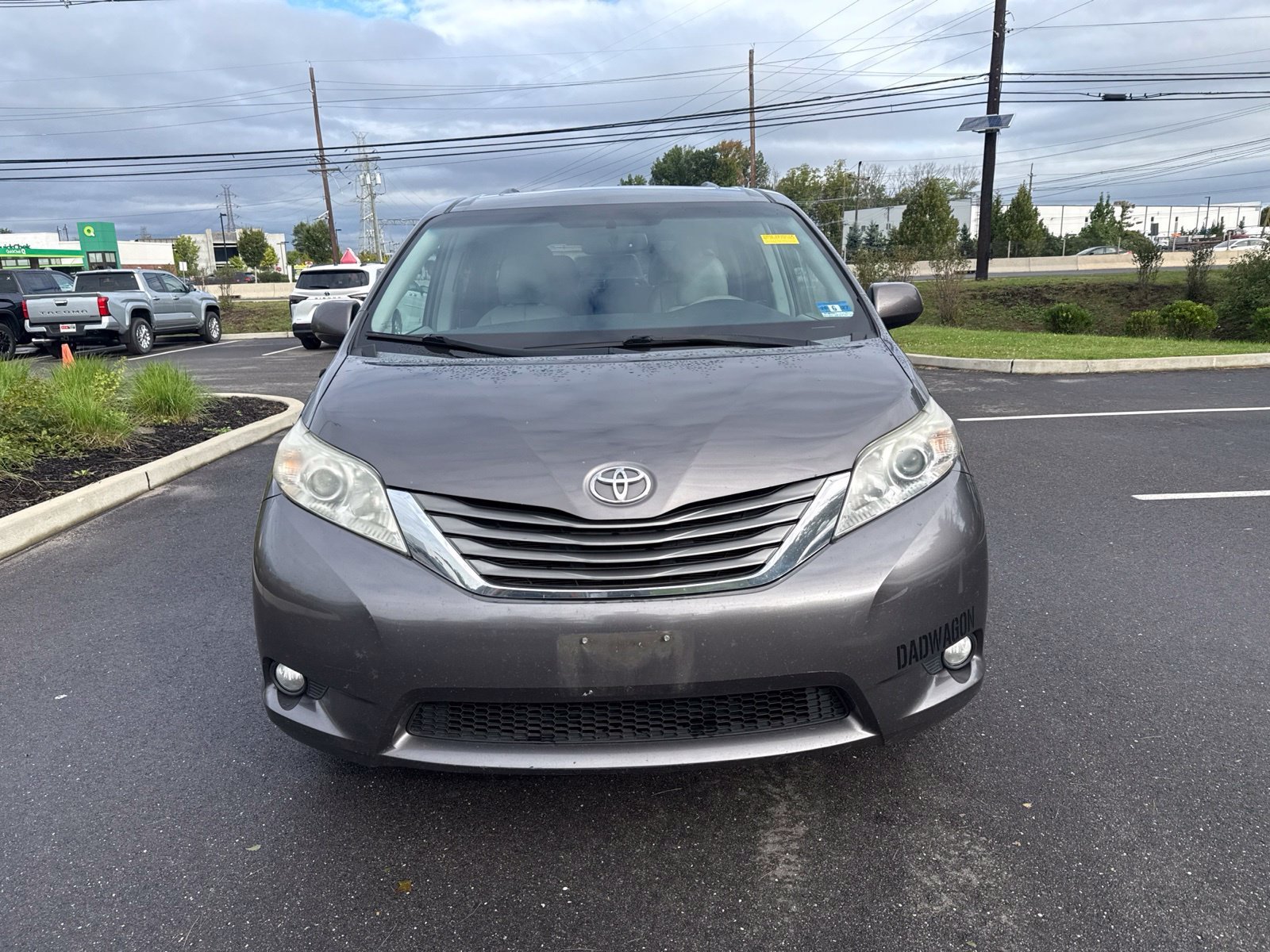 Used 2014 Gray Toyota XLE image 2